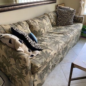 Twin size day bed/couch with pullout into king